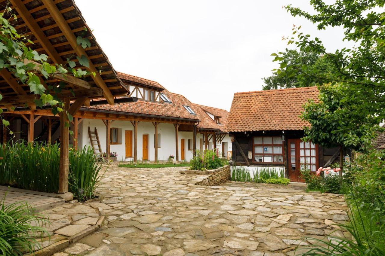 Viscri 44 Hotel Екстериор снимка